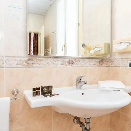 Terme Roma فندق 4*